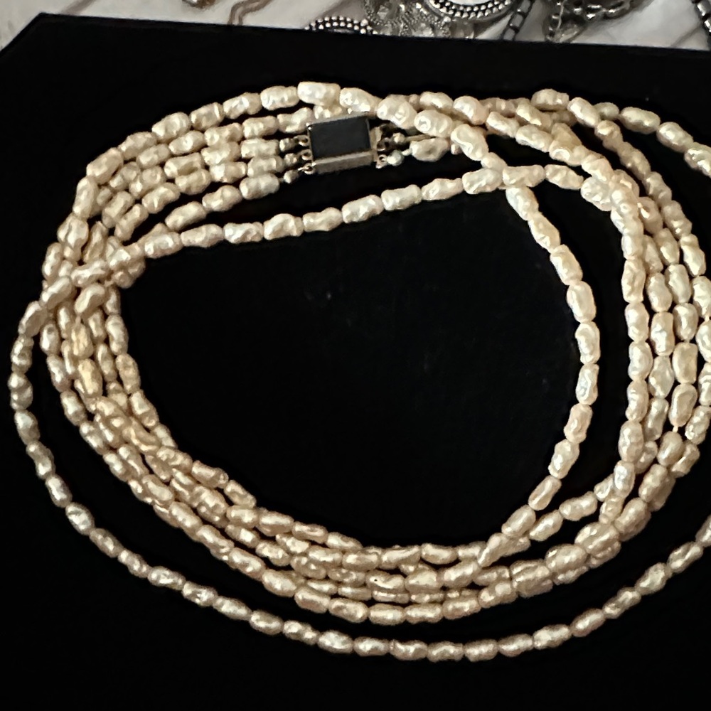 Unique Vintage Cream Pearl Necklace